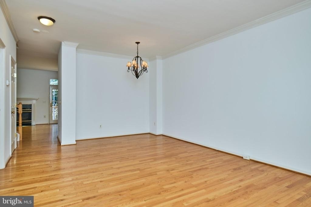 11485 Carriage Court - Photo 7