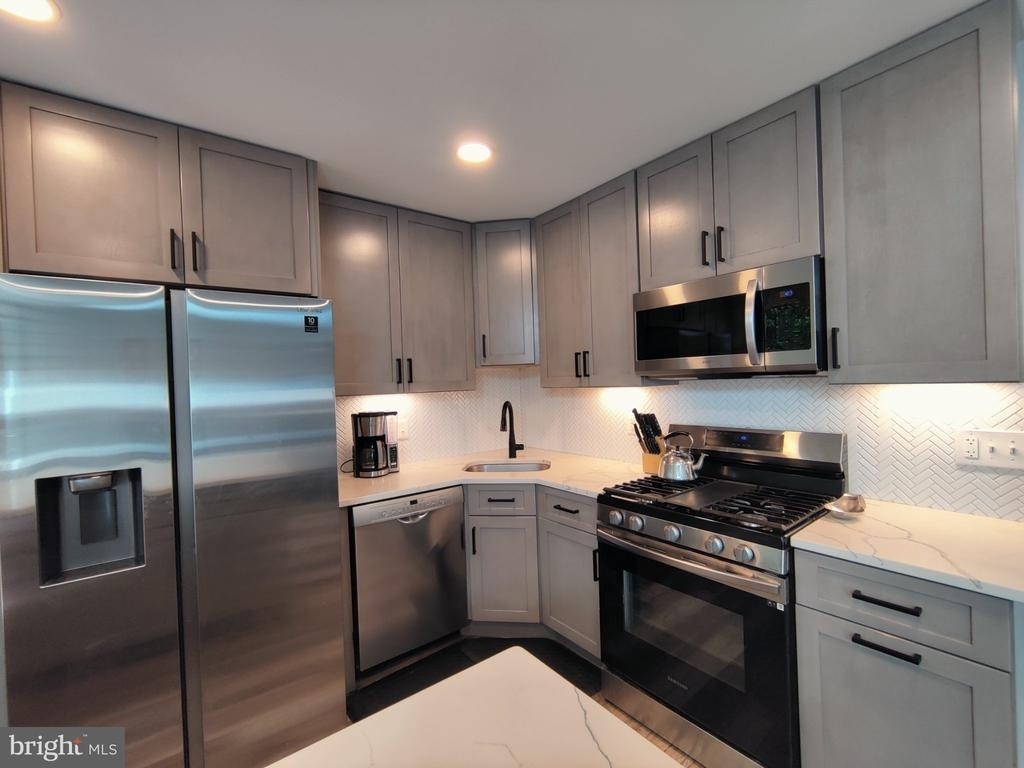 6061 Clay Spur Court - Photo 5