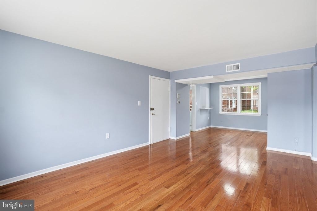 6604 Potomac Avenue - Photo 8