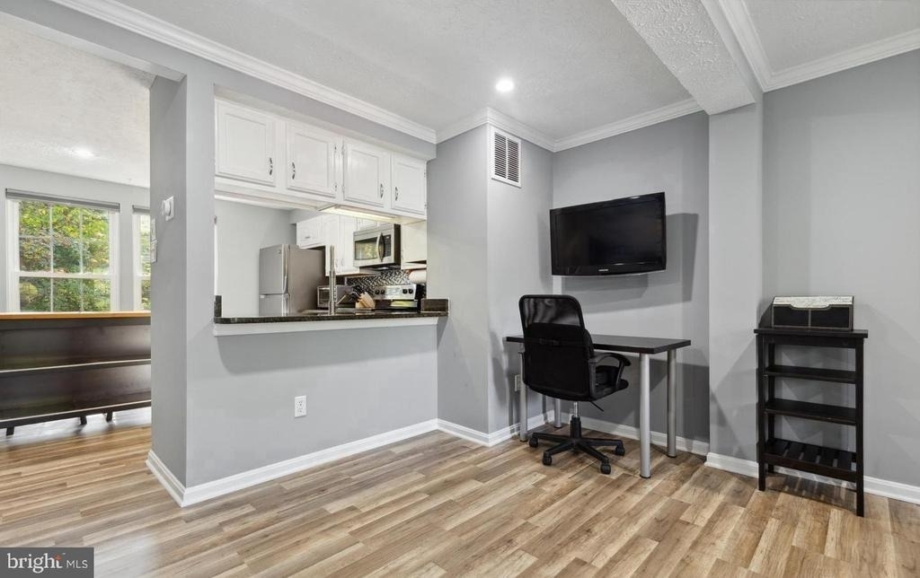 1679 Fieldthorn Drive - Photo 4