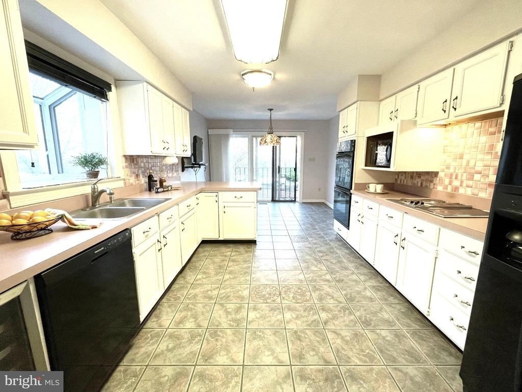 6319 Chaucer View Circle - Photo 1