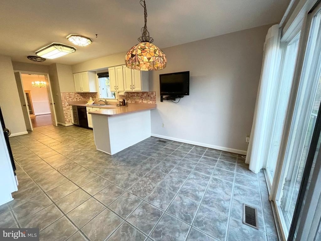 6319 Chaucer View Circle - Photo 13