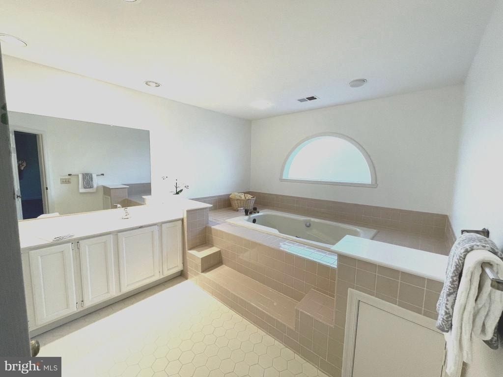 6319 Chaucer View Circle - Photo 3