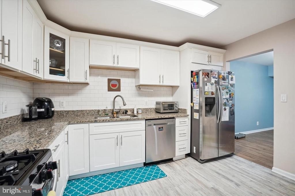7804 Dassett Court - Photo 6