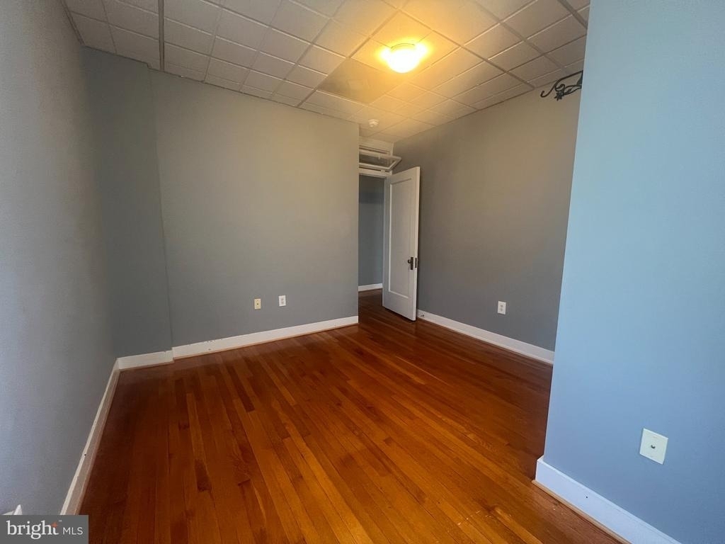 403 William Street - Photo 10