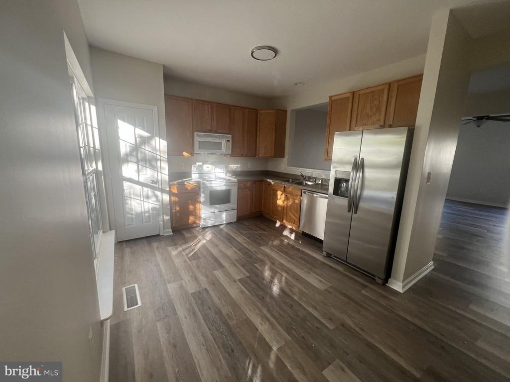 2265 Forsythia Drive - Photo 3