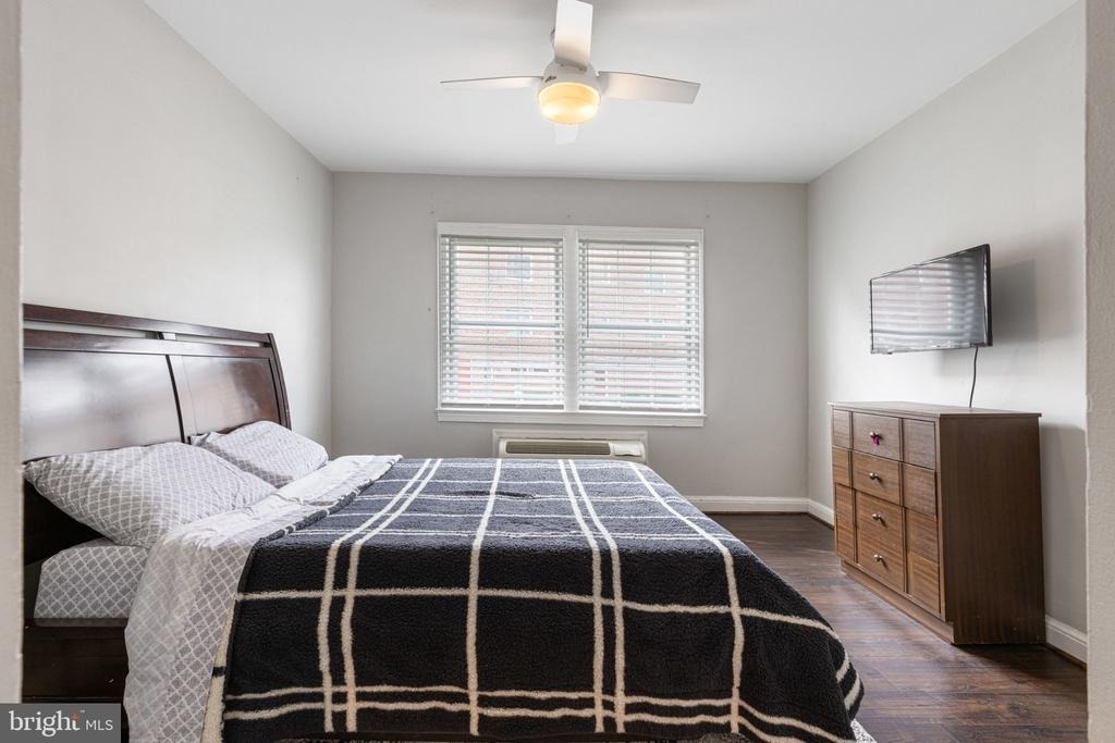 1804 W Abingdon Drive - Photo 10