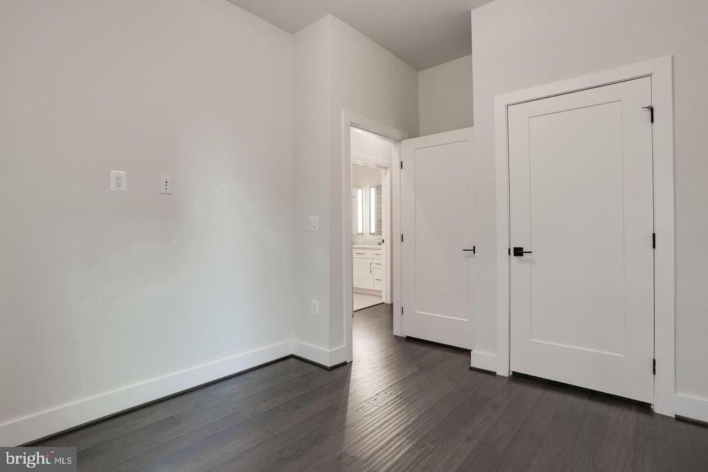 1411 Key Boulevard - Photo 9
