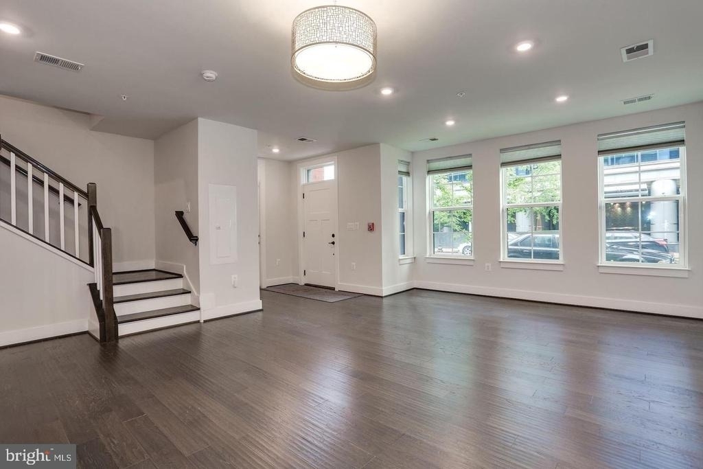 1411 Key Boulevard - Photo 2