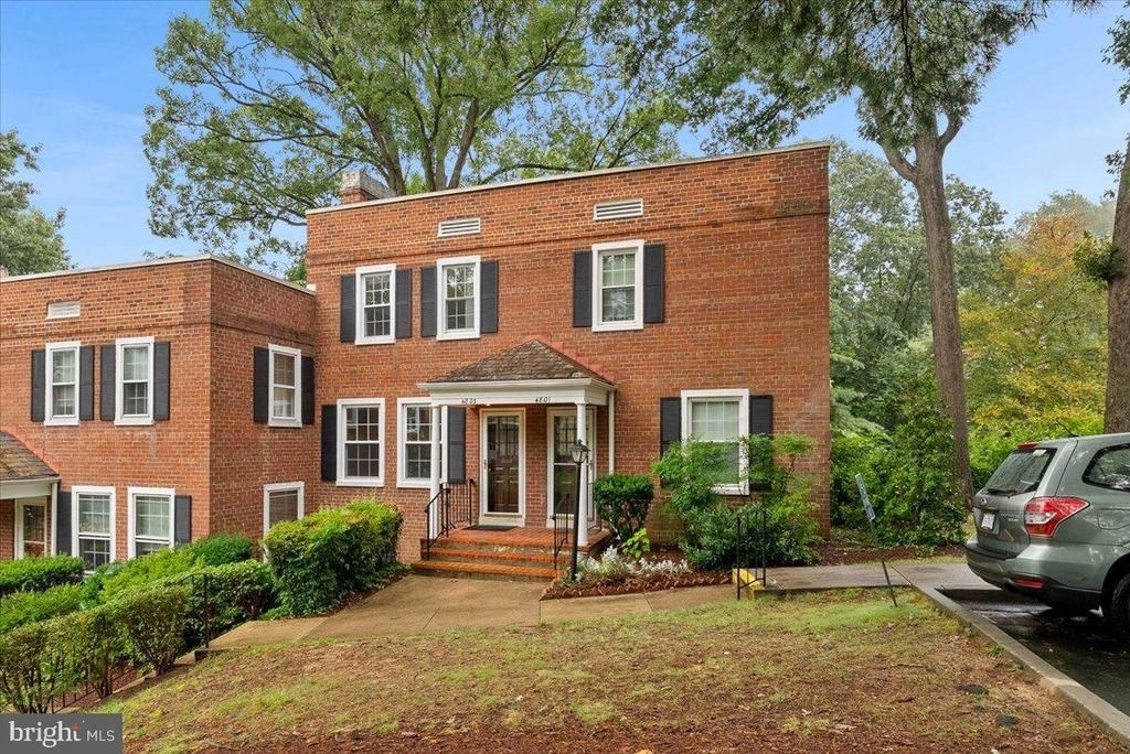 4803 27th Road S - Photo 0