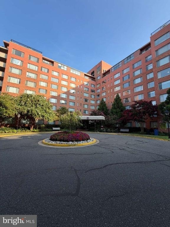 1111 N Arlington Boulevard - Photo 1
