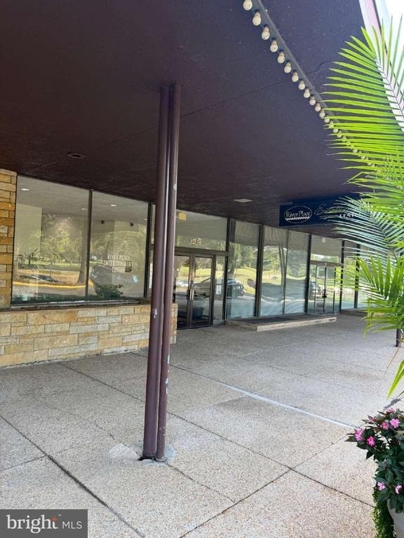 1111 N Arlington Boulevard - Photo 2