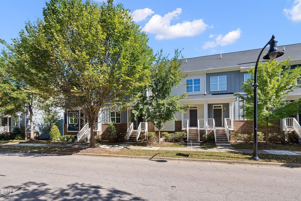 825 S Franklin Street - Photo 2