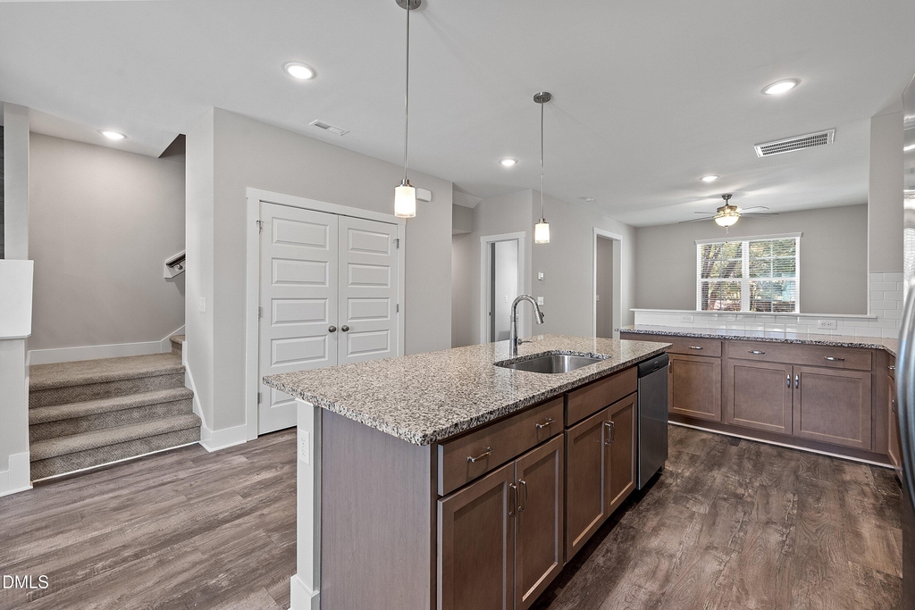825 S Franklin Street - Photo 17