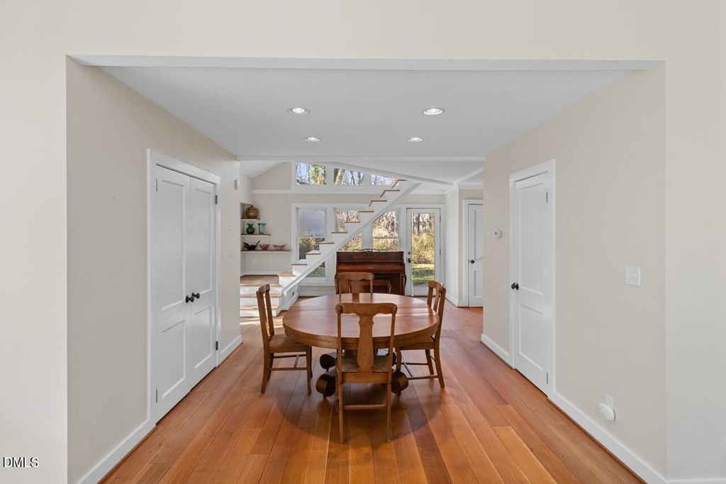 303 Henderson Street - Photo 16