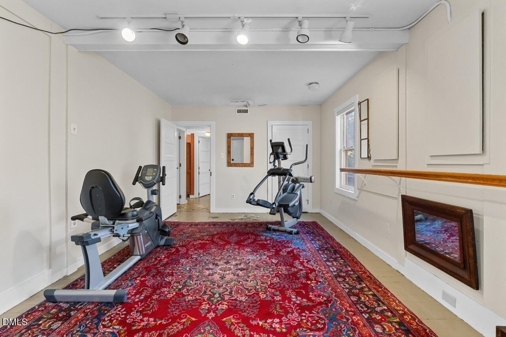 303 Henderson Street - Photo 4