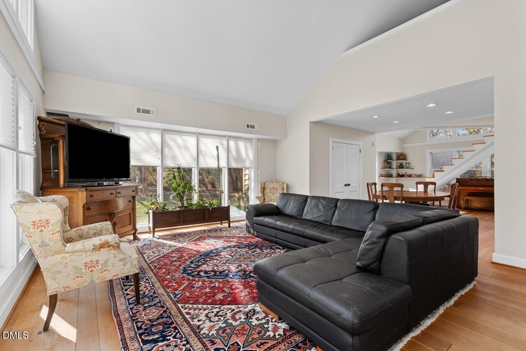 303 Henderson Street - Photo 13