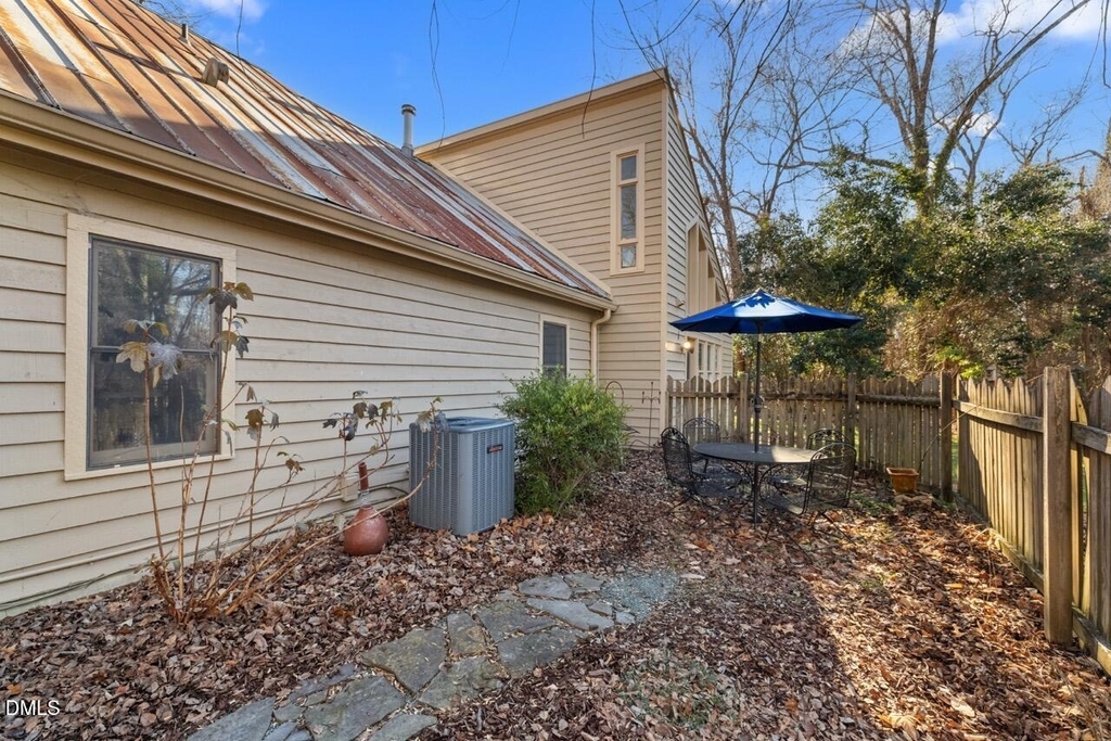303 Henderson Street - Photo 30