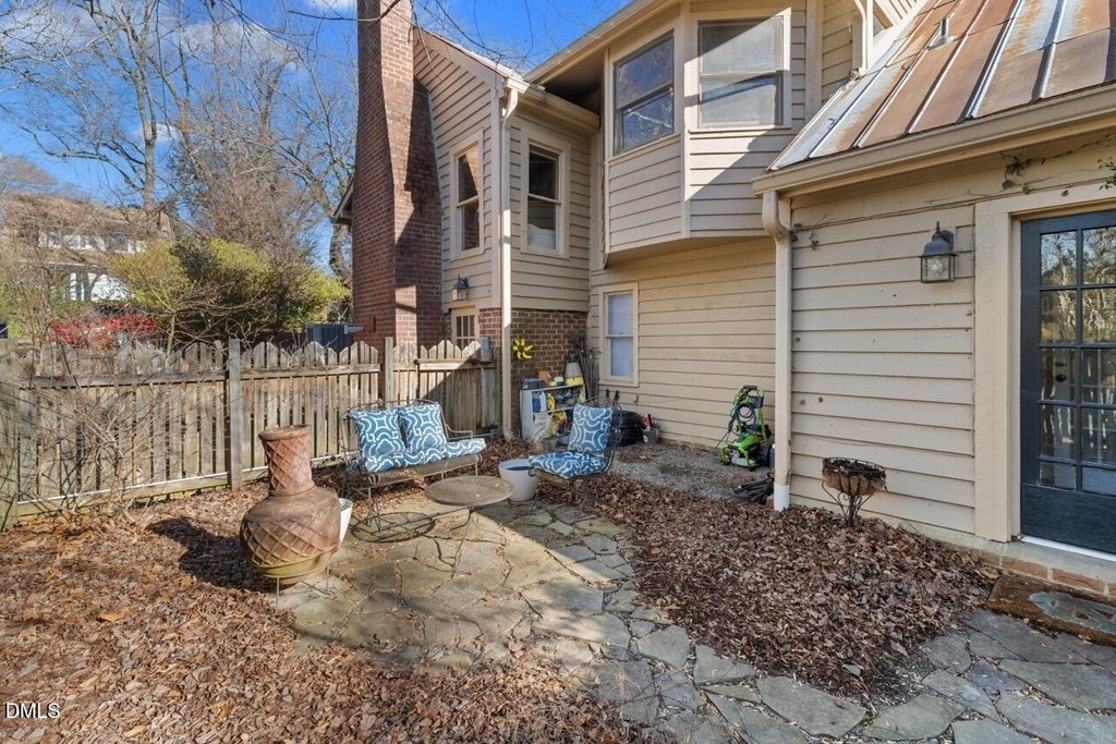 303 Henderson Street - Photo 29