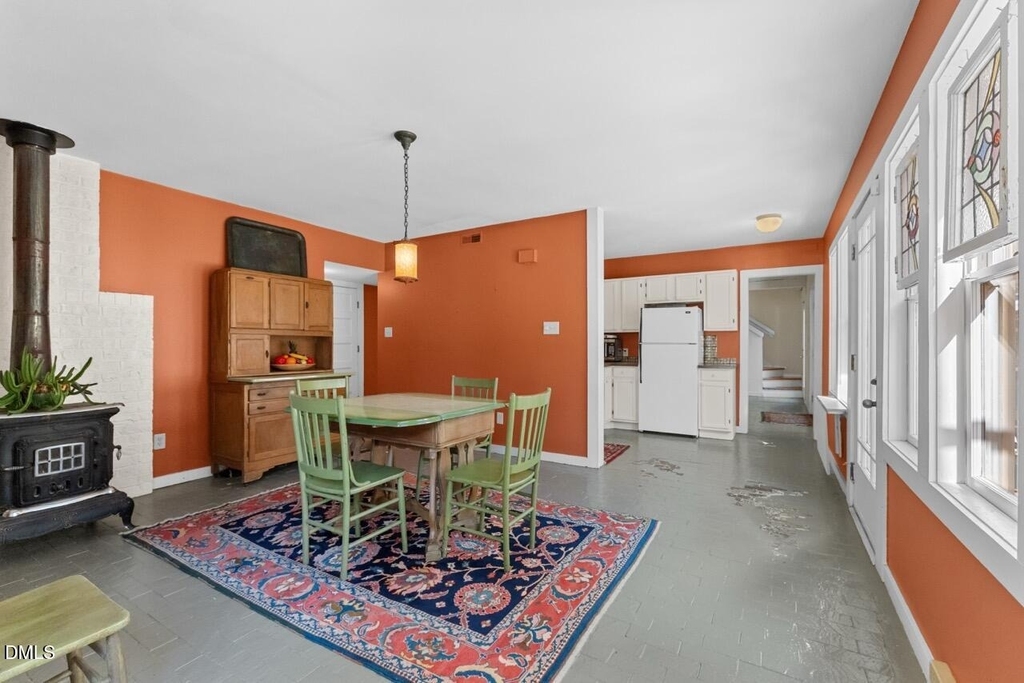 303 Henderson Street - Photo 9