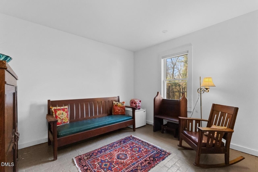 303 Henderson Street - Photo 6