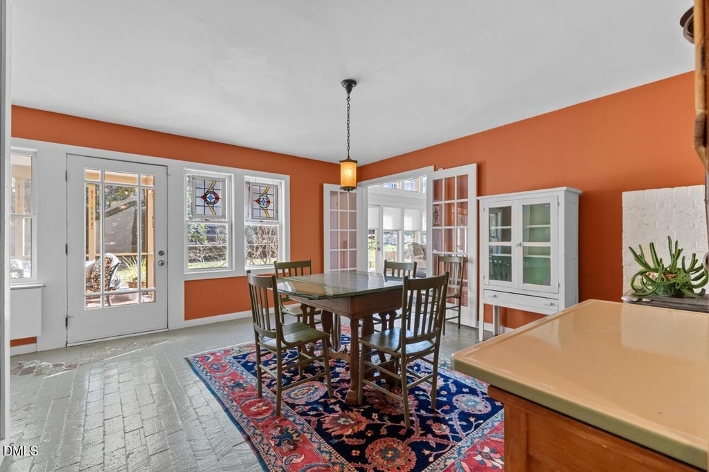 303 Henderson Street - Photo 7