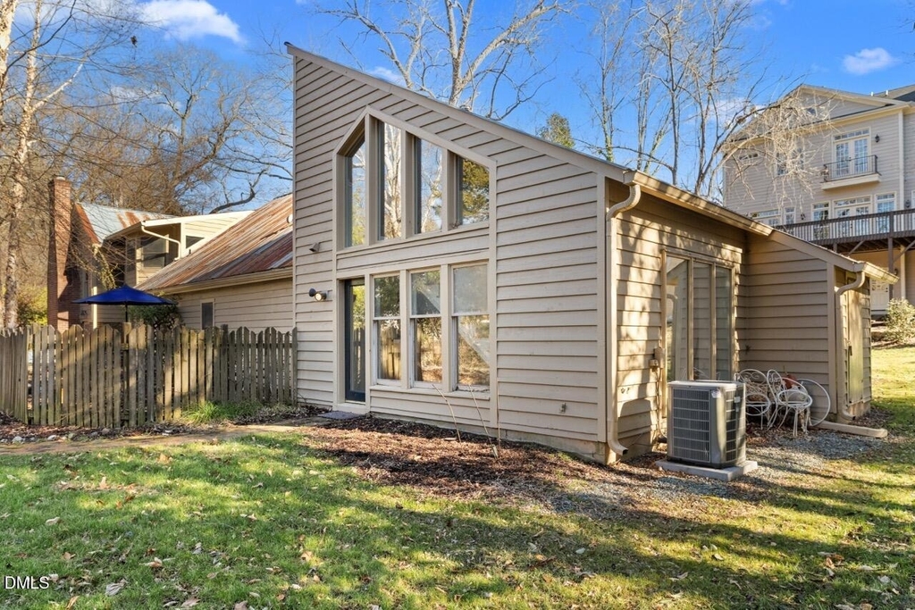 303 Henderson Street - Photo 32