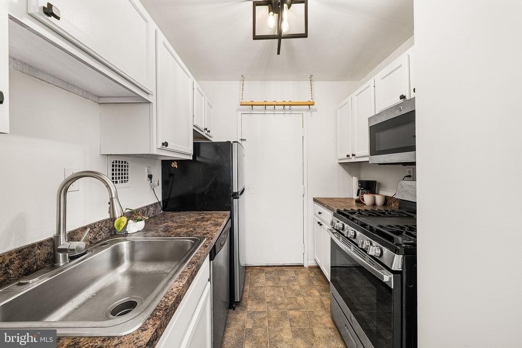4401 Cherry Hill Road - Photo 11