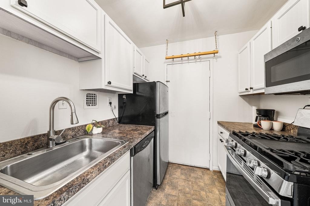 4401 Cherry Hill Road - Photo 10