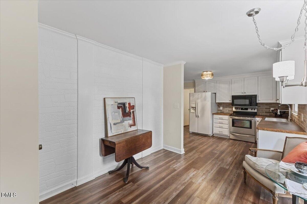 8501 Shadow Wood Place - Photo 8