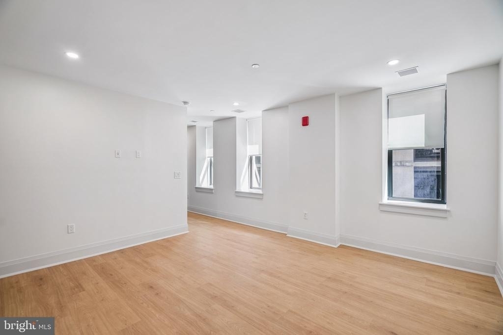 135 S 19th Street - Photo 6