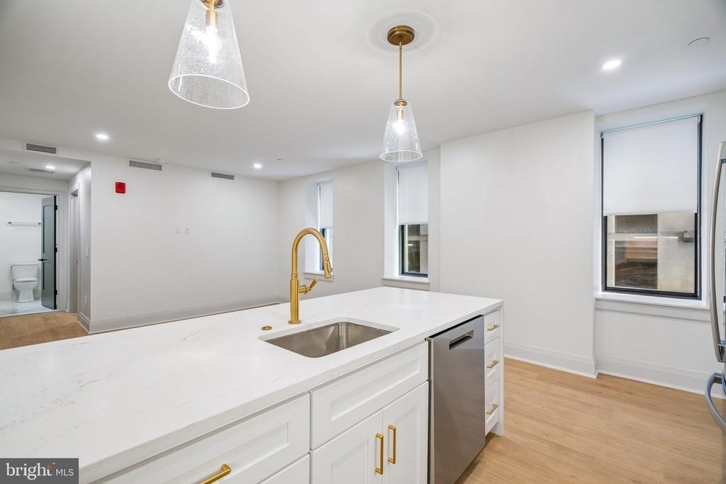135 S 19th Street - Photo 5
