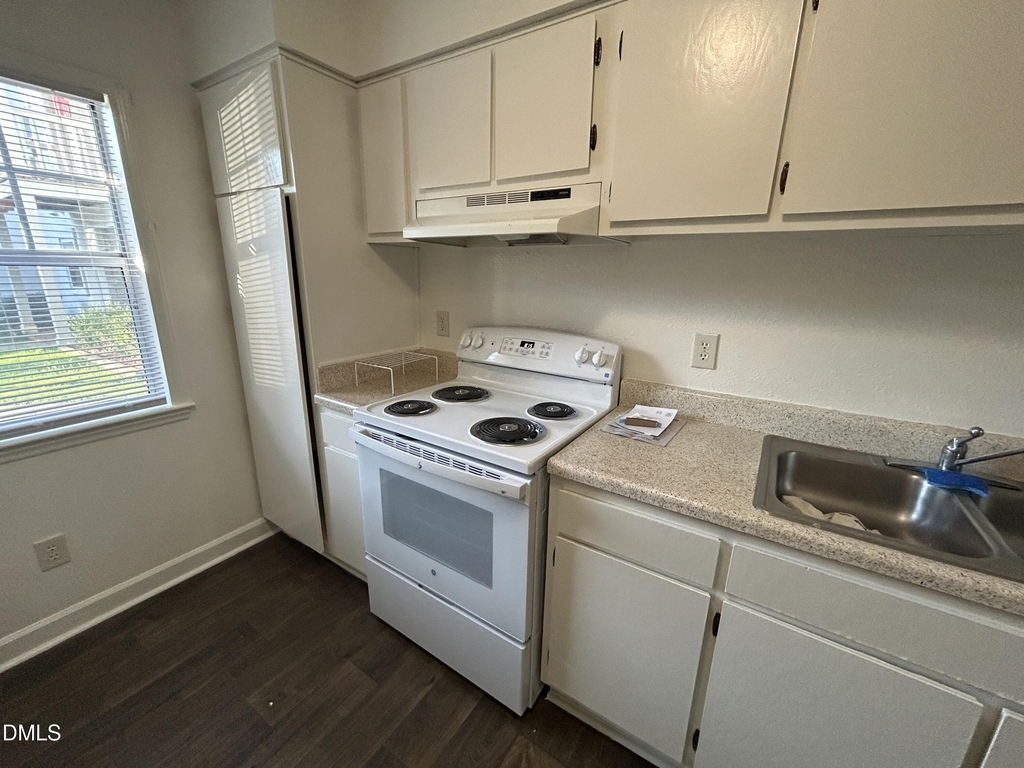 2504 Avent Ferry Road - Photo 8