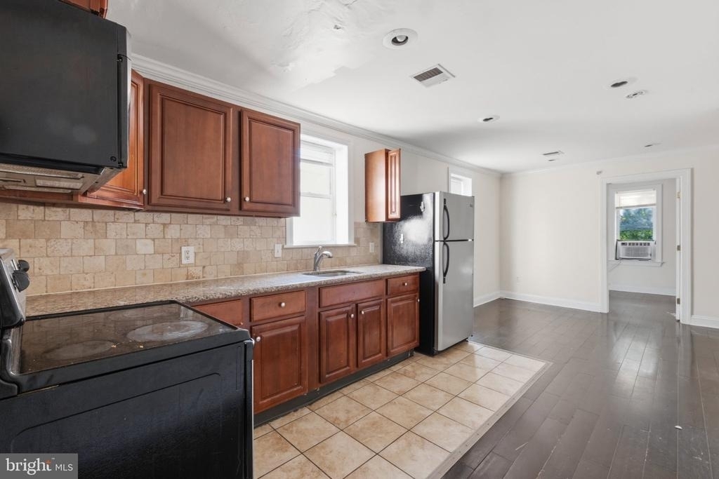 1832 N 18th Street - Photo 2