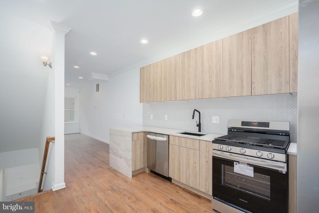 1014 S Cleveland Street - Photo 0