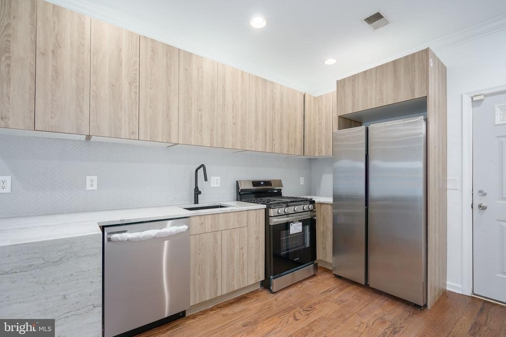 1014 S Cleveland Street - Photo 3