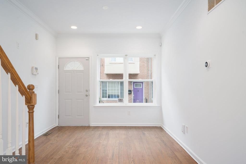 1014 S Cleveland Street - Photo 2