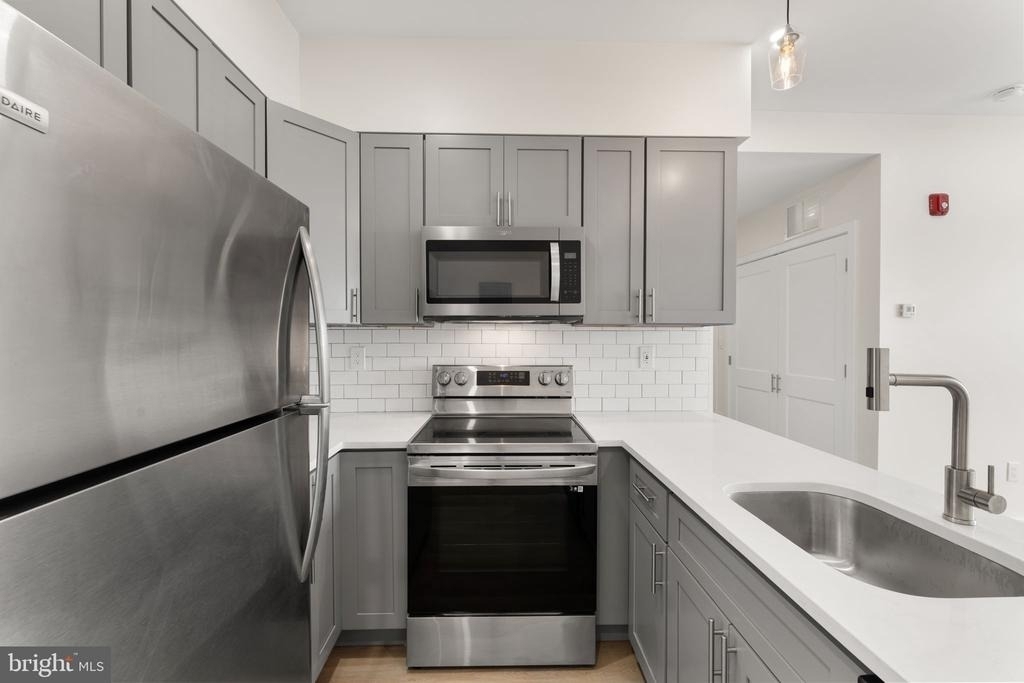 3500 Wharton - Photo 1
