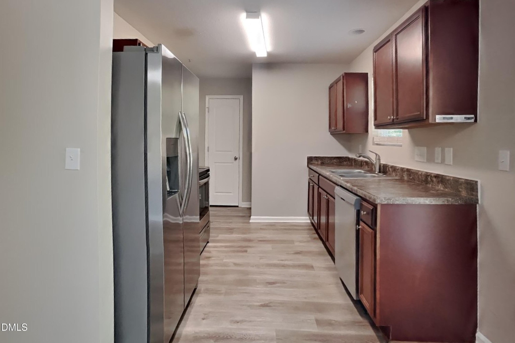 27 Anna Maria Court - Photo 4