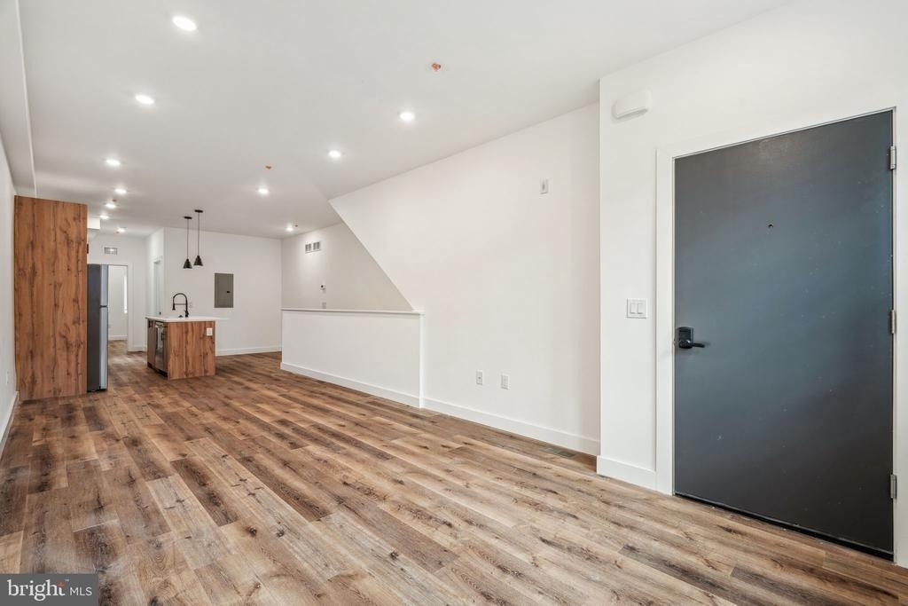 2630 N 11th Street - Photo 2