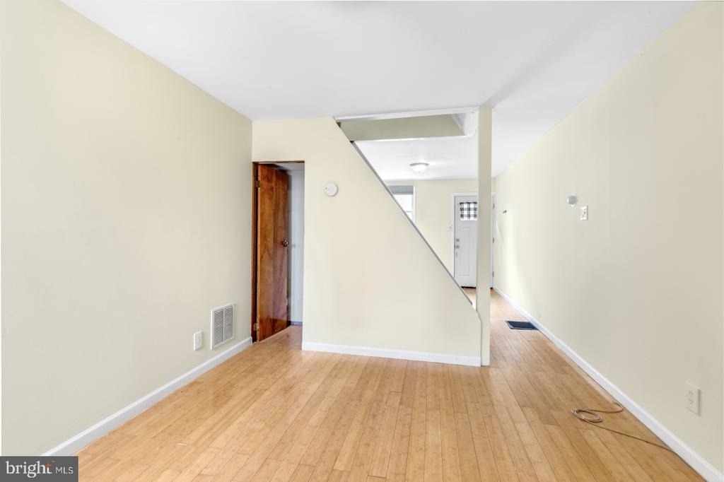 2033 E Letterly Street - Photo 4