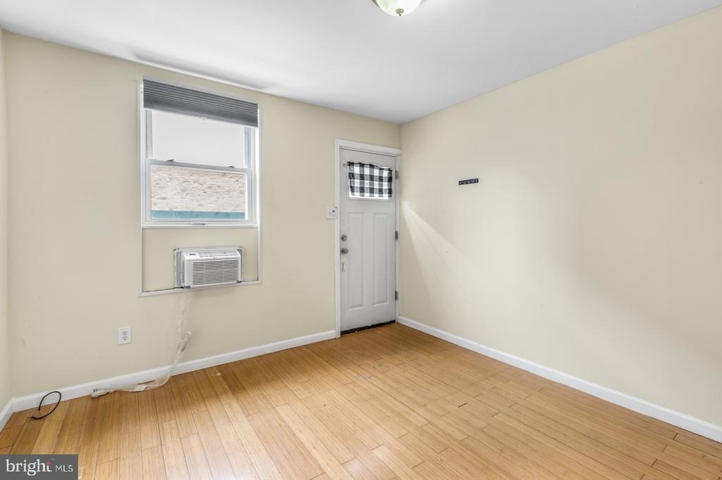 2033 E Letterly Street - Photo 2