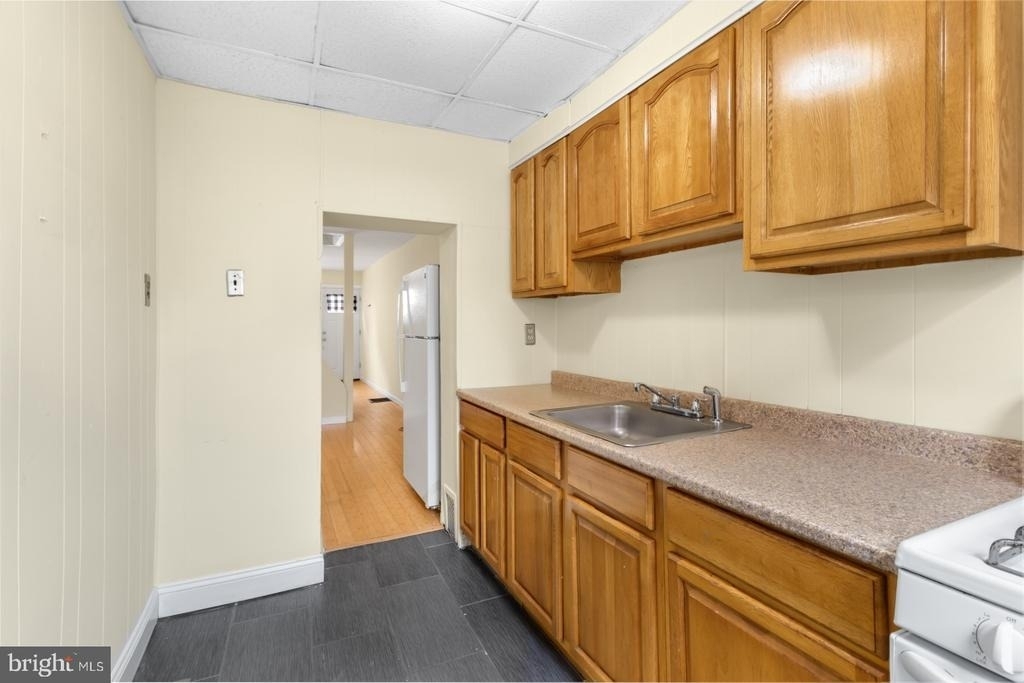 2033 E Letterly Street - Photo 7