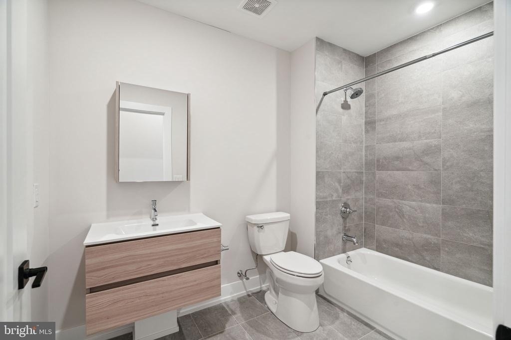 6144 Germantown Avenue - Photo 10