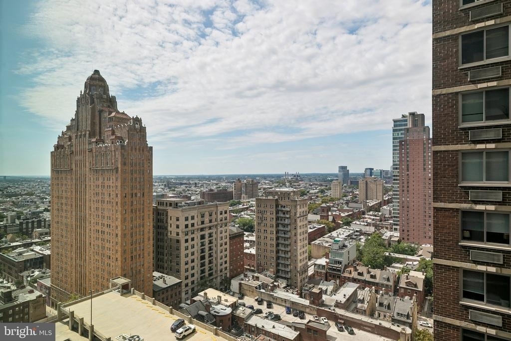 1420 Locust Street - Photo 10