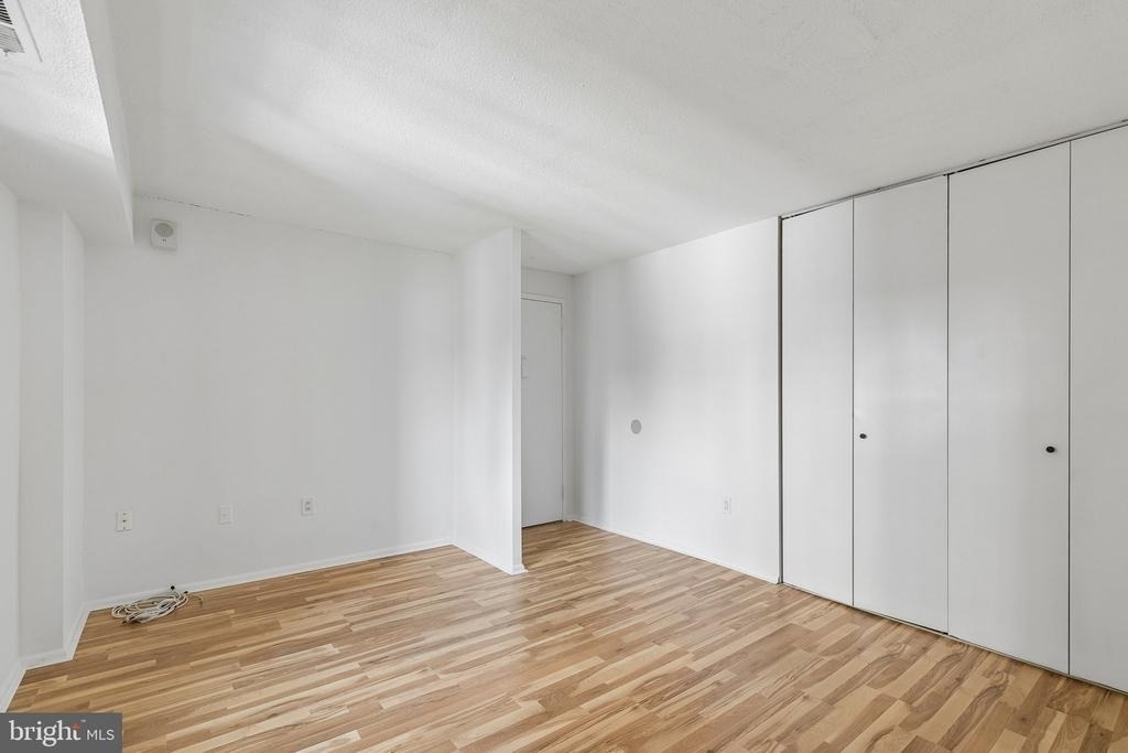 1420 Locust Street - Photo 8