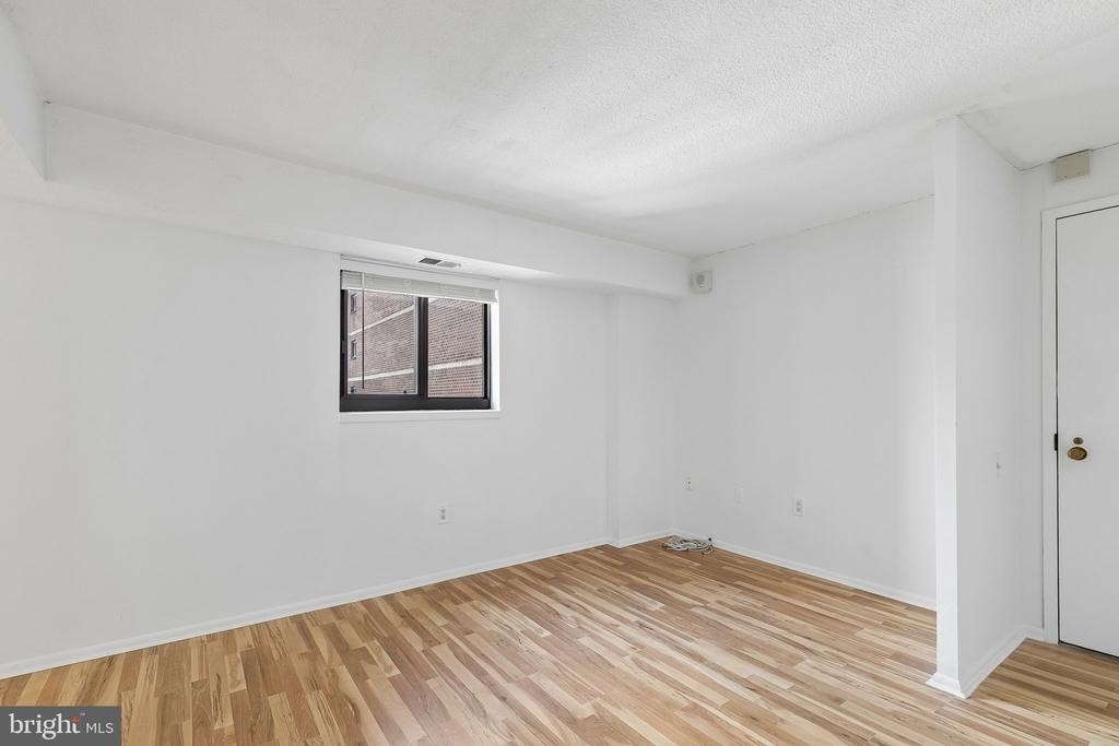 1420 Locust Street - Photo 7