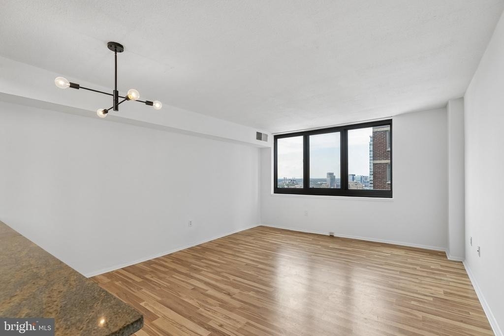 1420 Locust Street - Photo 1