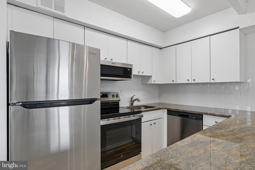 1420 Locust Street - Photo 5