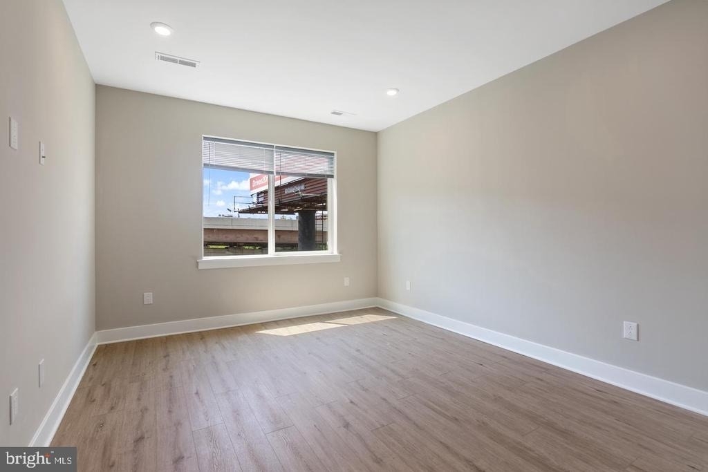 408-10 N Front Street - Photo 9